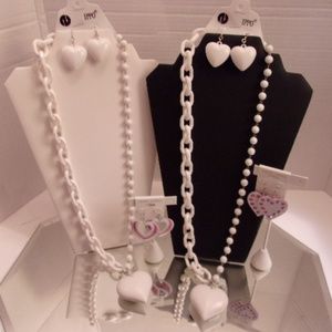 NWTS RETAIL $50 VALENTINE LOT BEAUTIFUL HEART